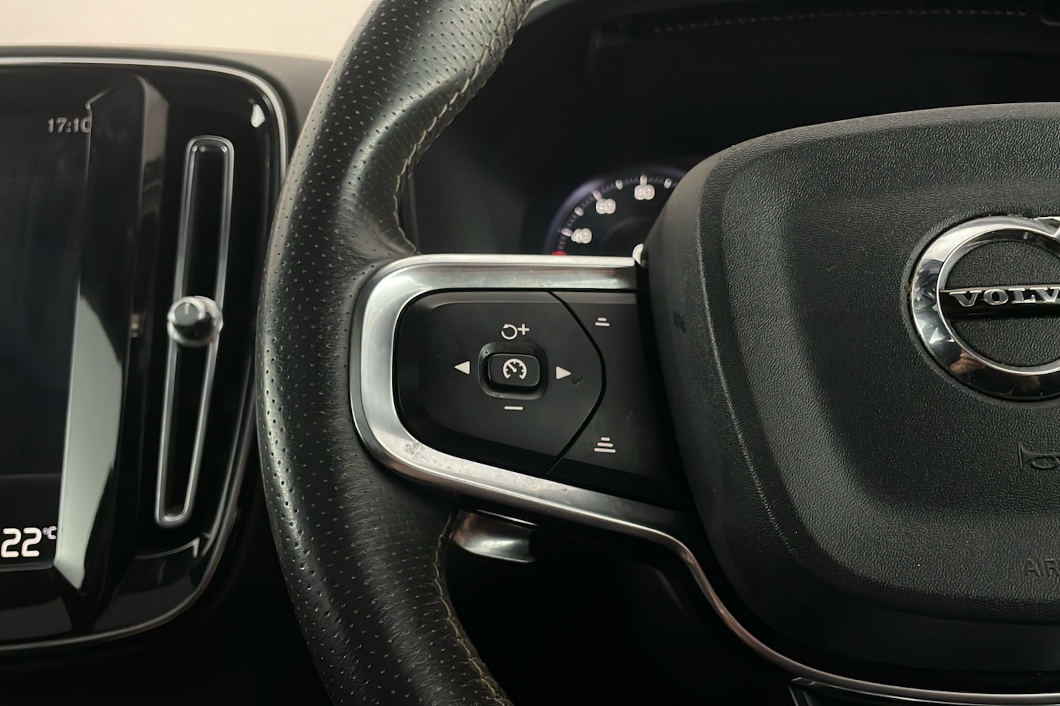 Used Volvo XC40 2019 for sale - 76069916: Photo 15