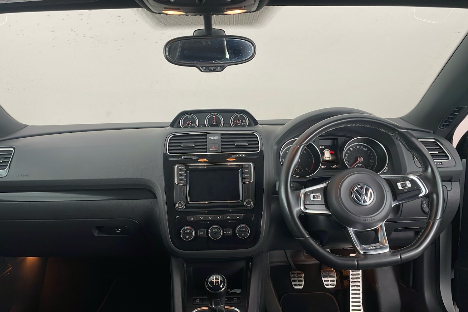 Used Volkswagen Scirocco 2016 for sale - 77288991: Photo 8