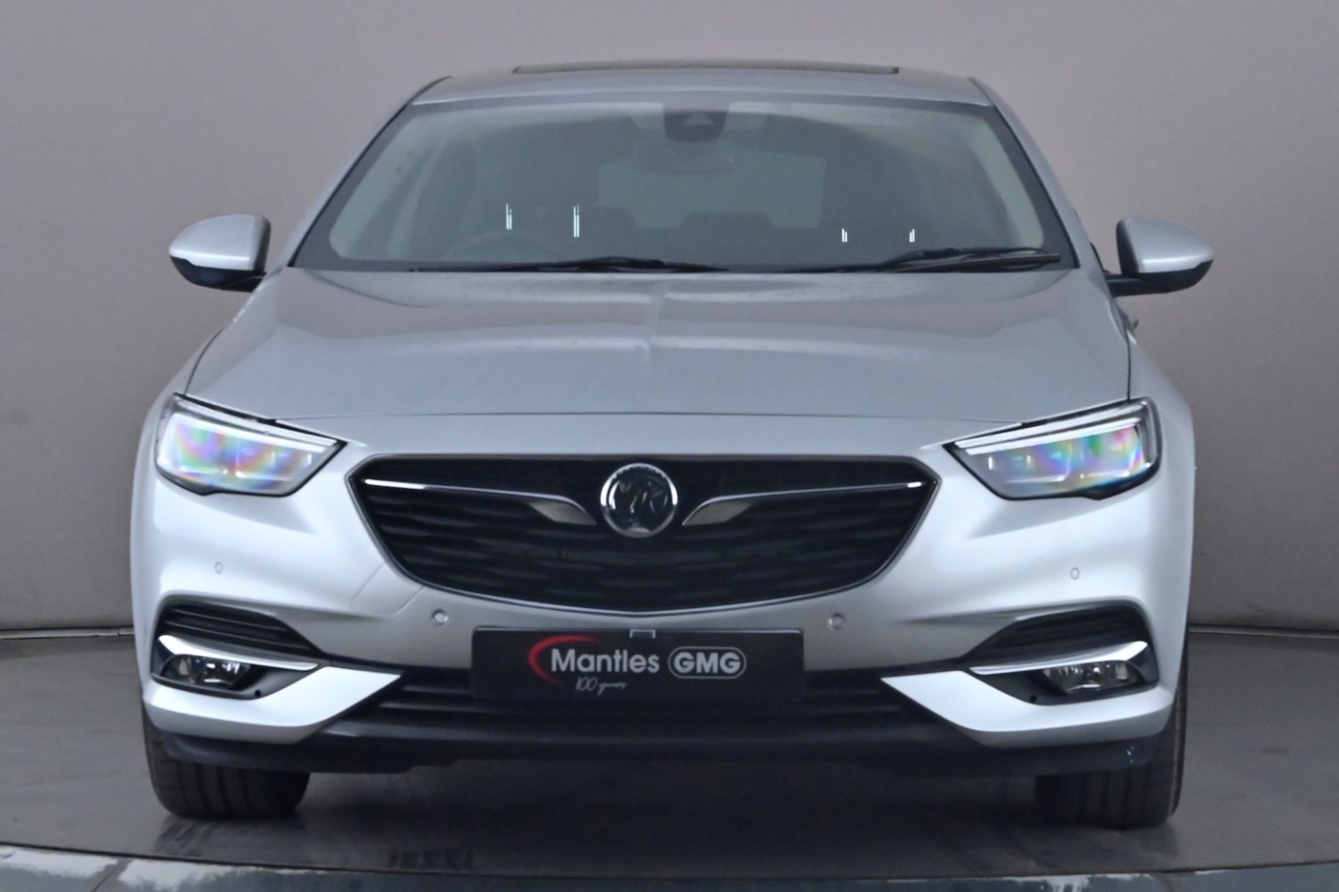 Used Vauxhall Insignia 2017 for sale - 76069894: Photo 2