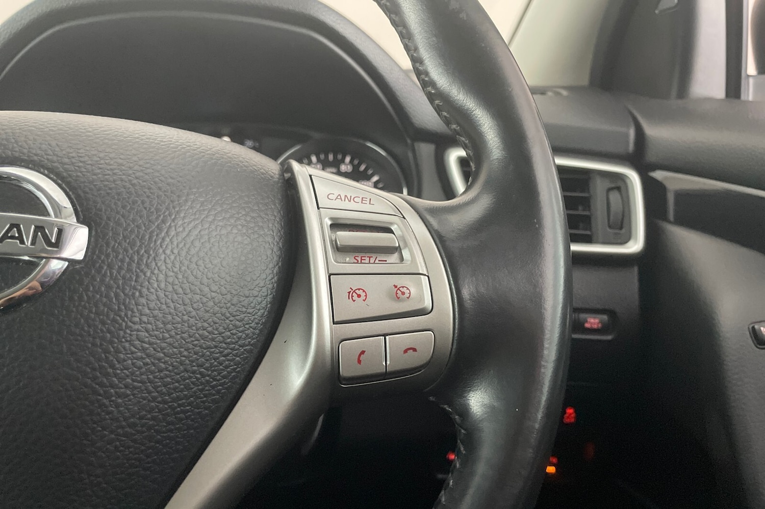 Used Nissan Qashqai 2015 for sale - 76672379: Photo 16