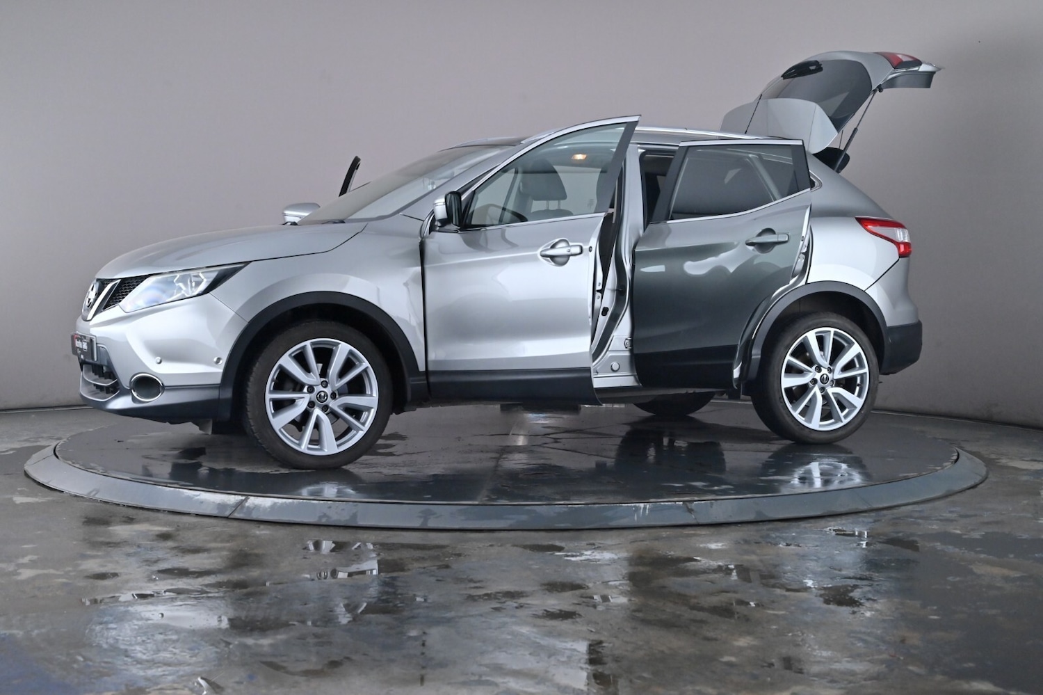 Used Nissan Qashqai 2015 for sale - 76672379: Photo 44