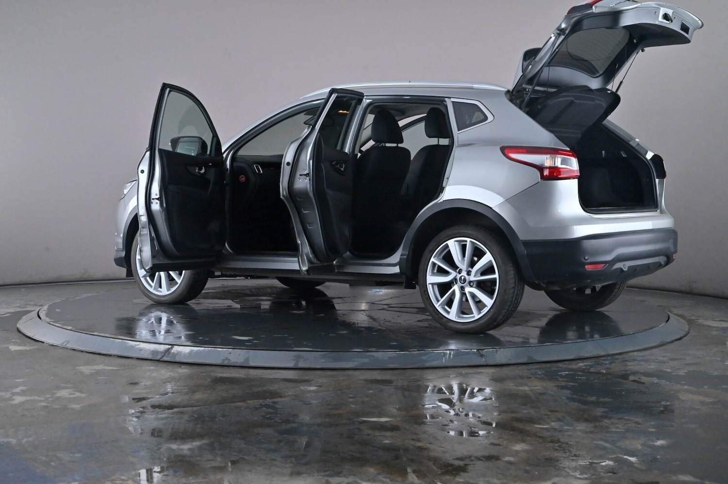 Used Nissan Qashqai 2015 for sale - 76672379: Photo 50