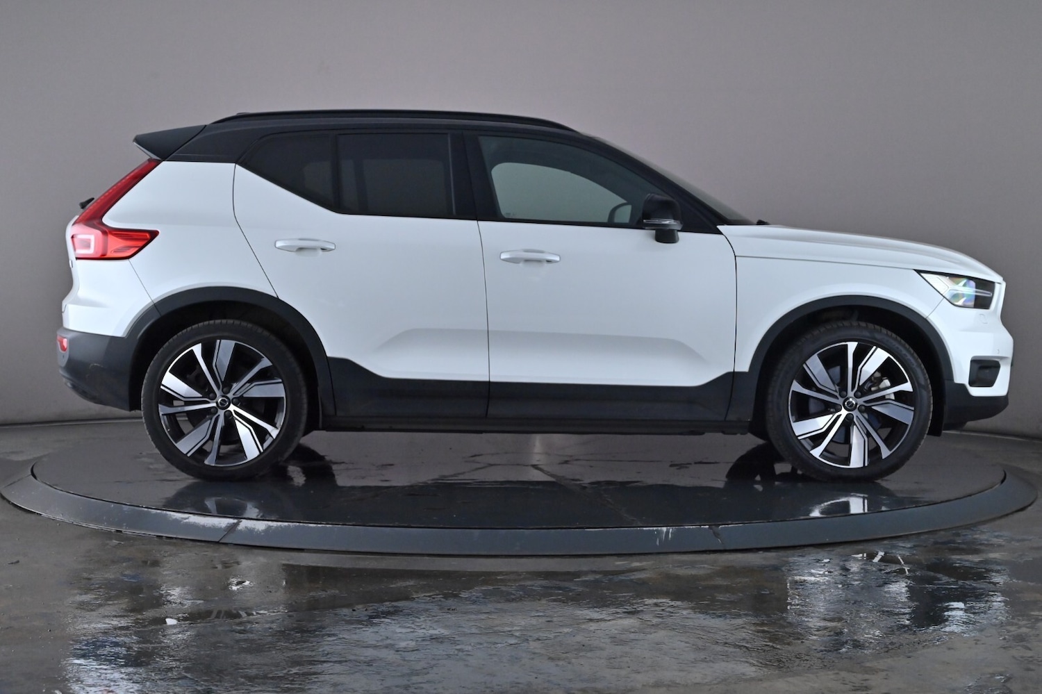 Used Volvo XC40 2021 for sale - 76730431: Photo 3