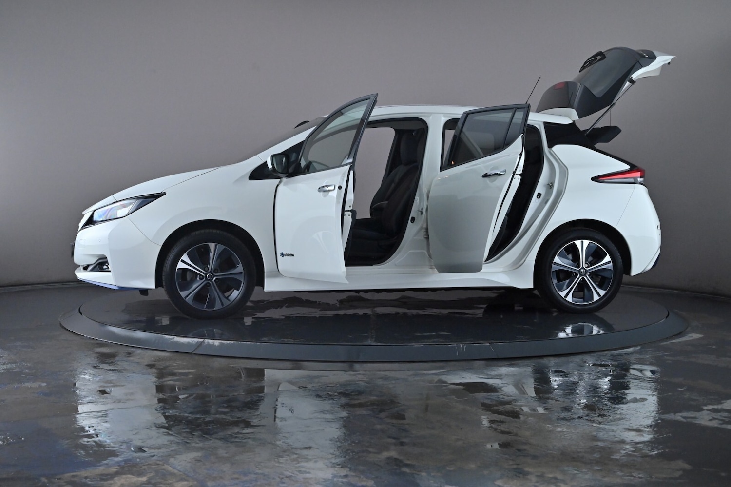 Used Nissan Leaf 2020 for sale - 76730377: Photo 44