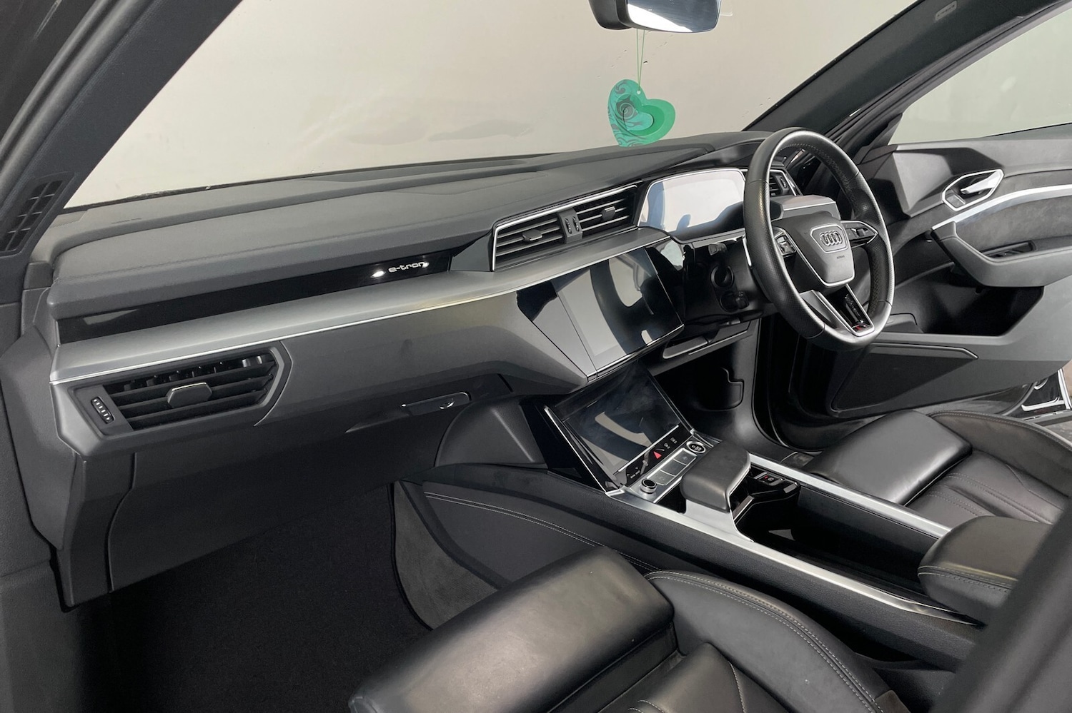 Used Audi e-tron 2021 for sale - 76667992: Photo 10