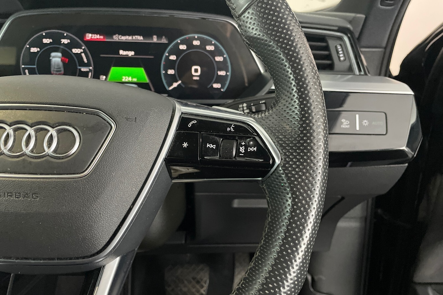 Used Audi e-tron 2021 for sale - 76667992: Photo 16