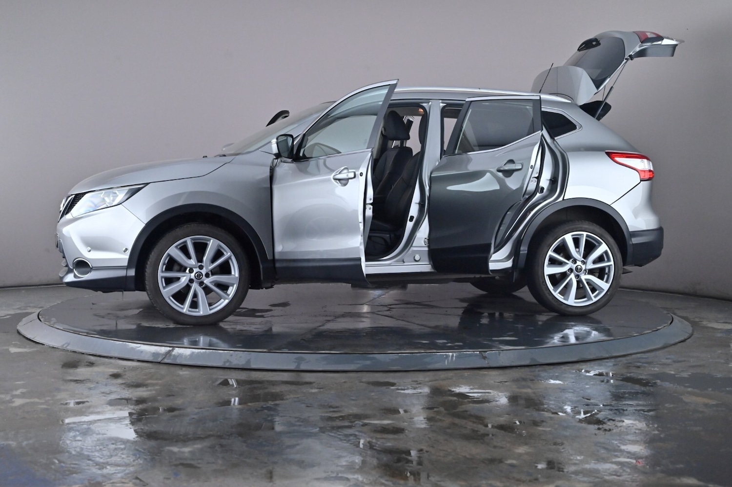 Used Nissan Qashqai 2015 for sale - 76744623: Photo 45