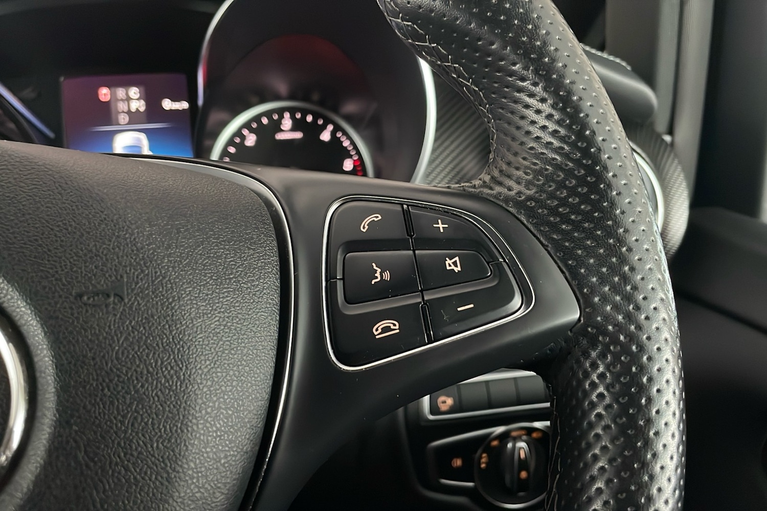 Used Mercedes-Benz V-Class 2023 for sale - 77815271: Photo 17