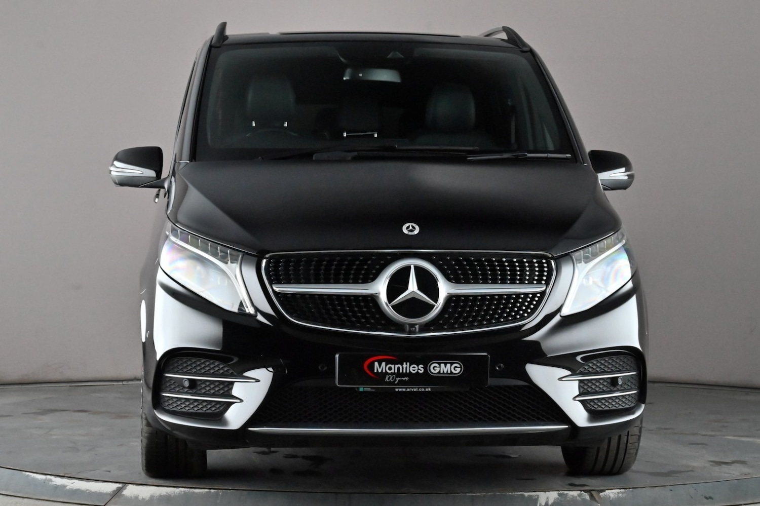 Used Mercedes-Benz V-Class 2023 for sale - 77815271: Photo 2