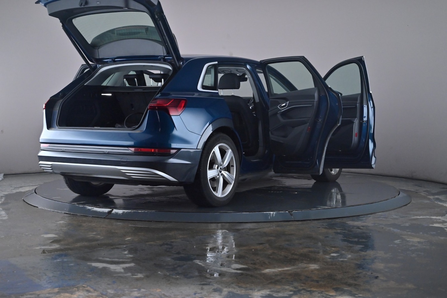 Used Audi e-tron 2021 for sale - 76716537: Photo 64