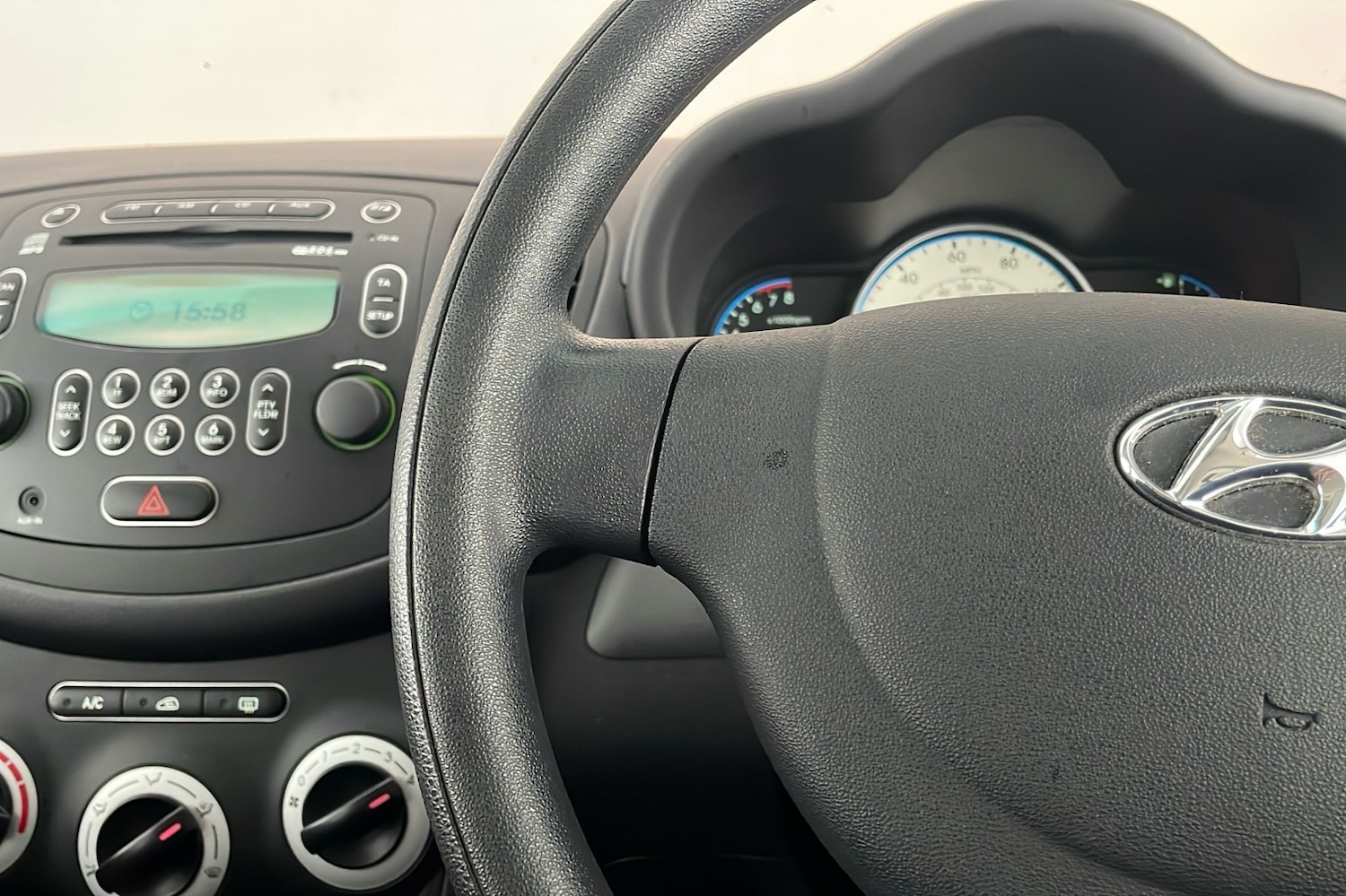 Used Hyundai i10 2010 for sale - 77311270: Photo 14