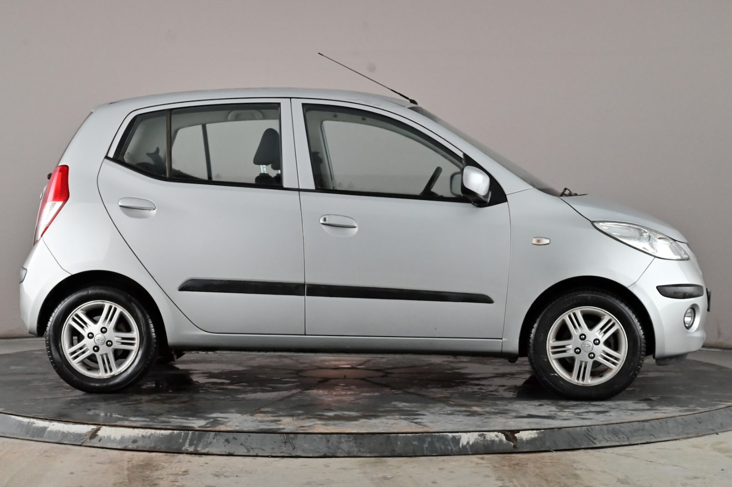 Used Hyundai i10 2010 for sale - 77311270: Photo 3