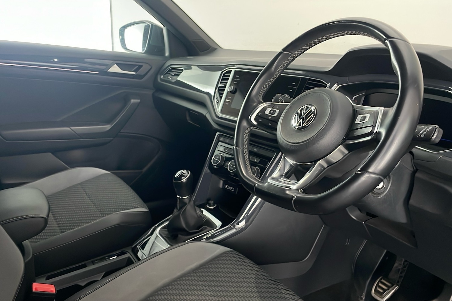 Used Volkswagen T-Roc 2019 for sale - 76892960: Photo 10