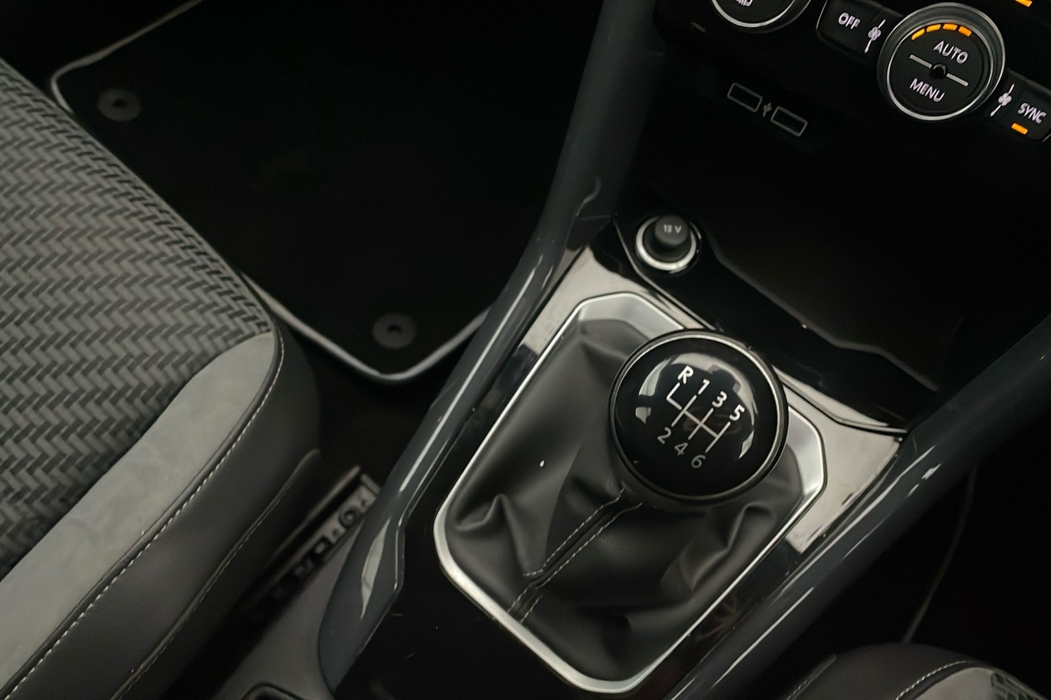 Used Volkswagen T-Roc 2019 for sale - 76892960: Photo 11