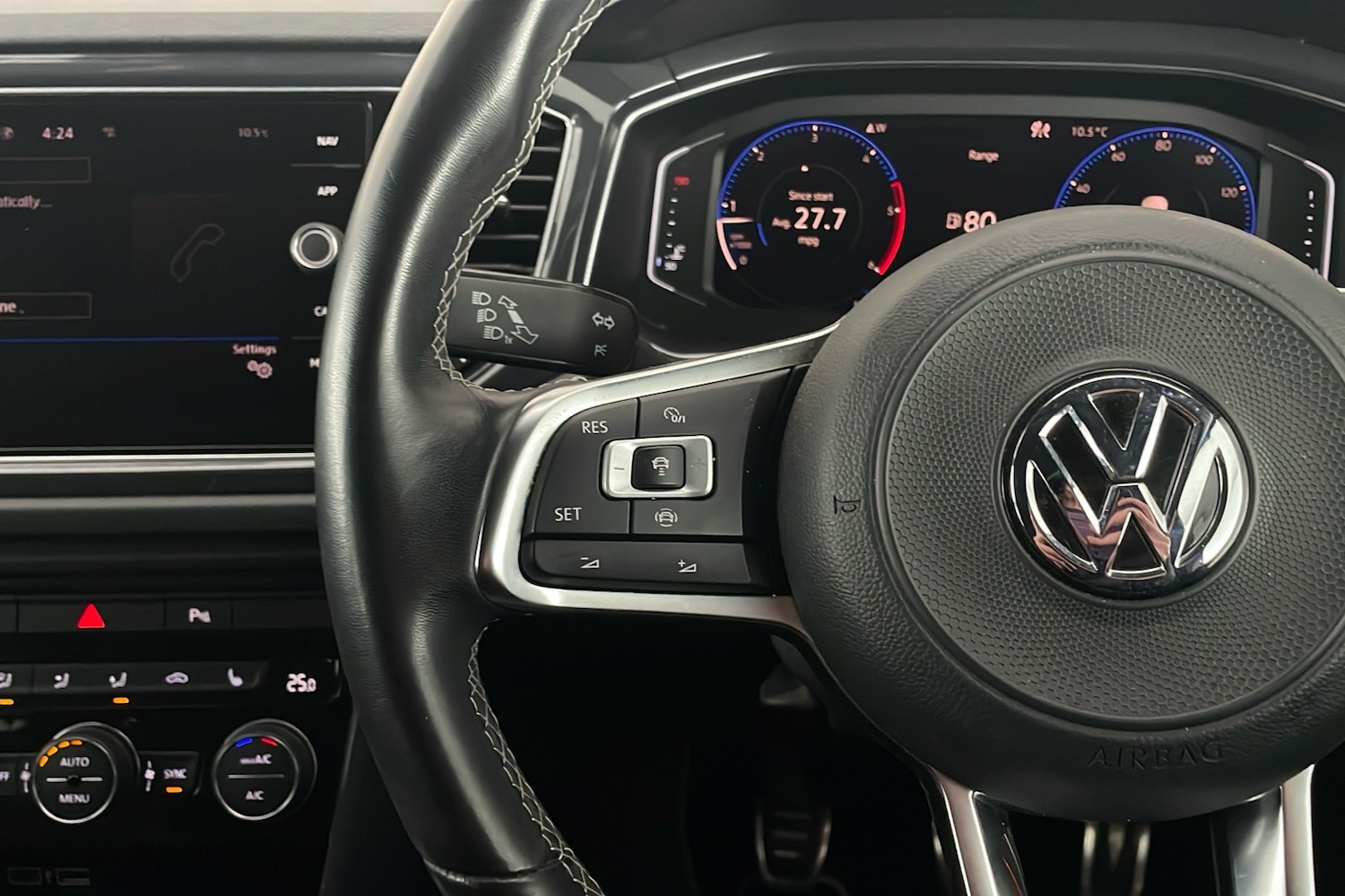 Used Volkswagen T-Roc 2019 for sale - 76892960: Photo 14