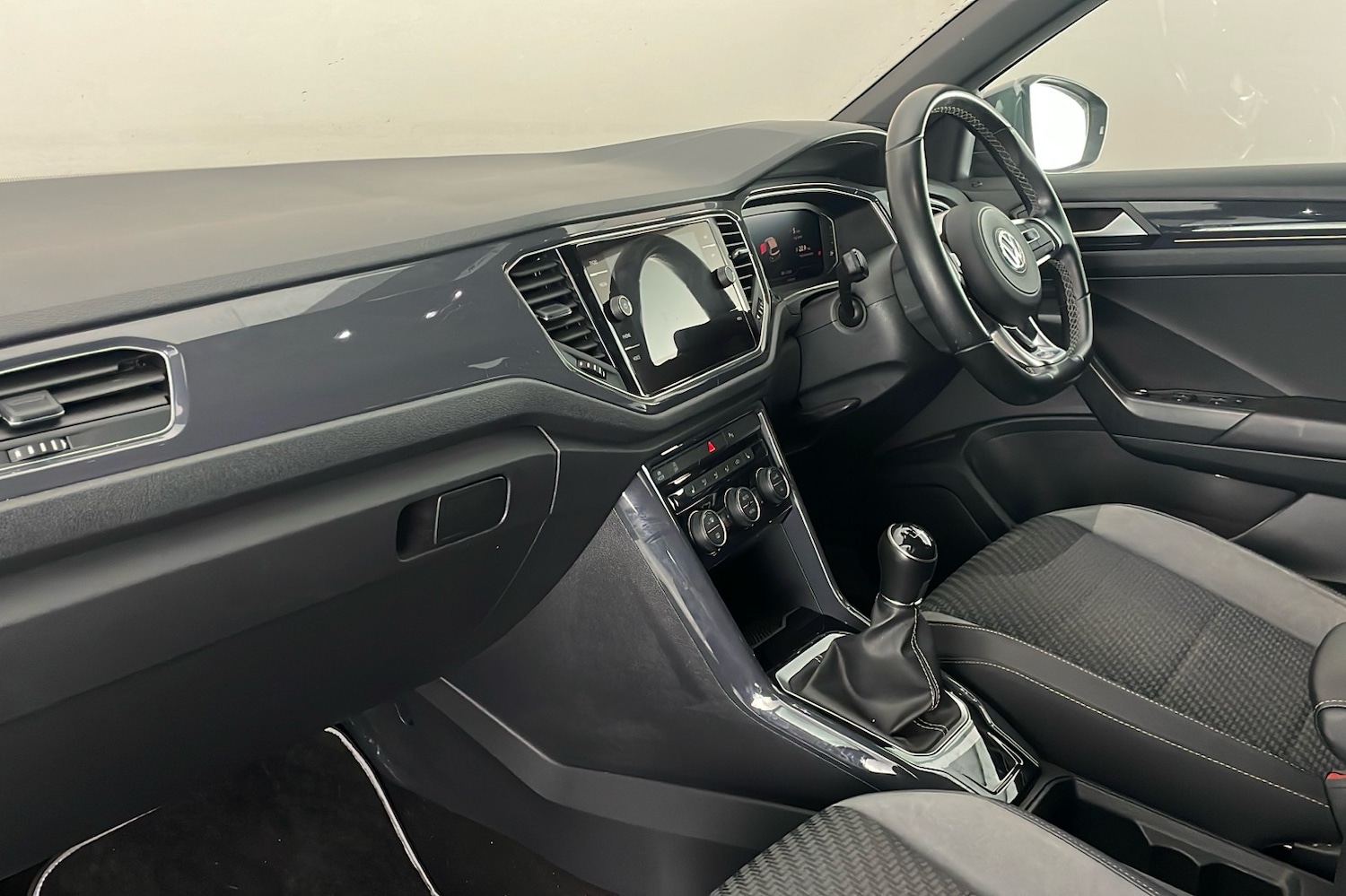 Used Volkswagen T-Roc 2019 for sale - 76892960: Photo 20