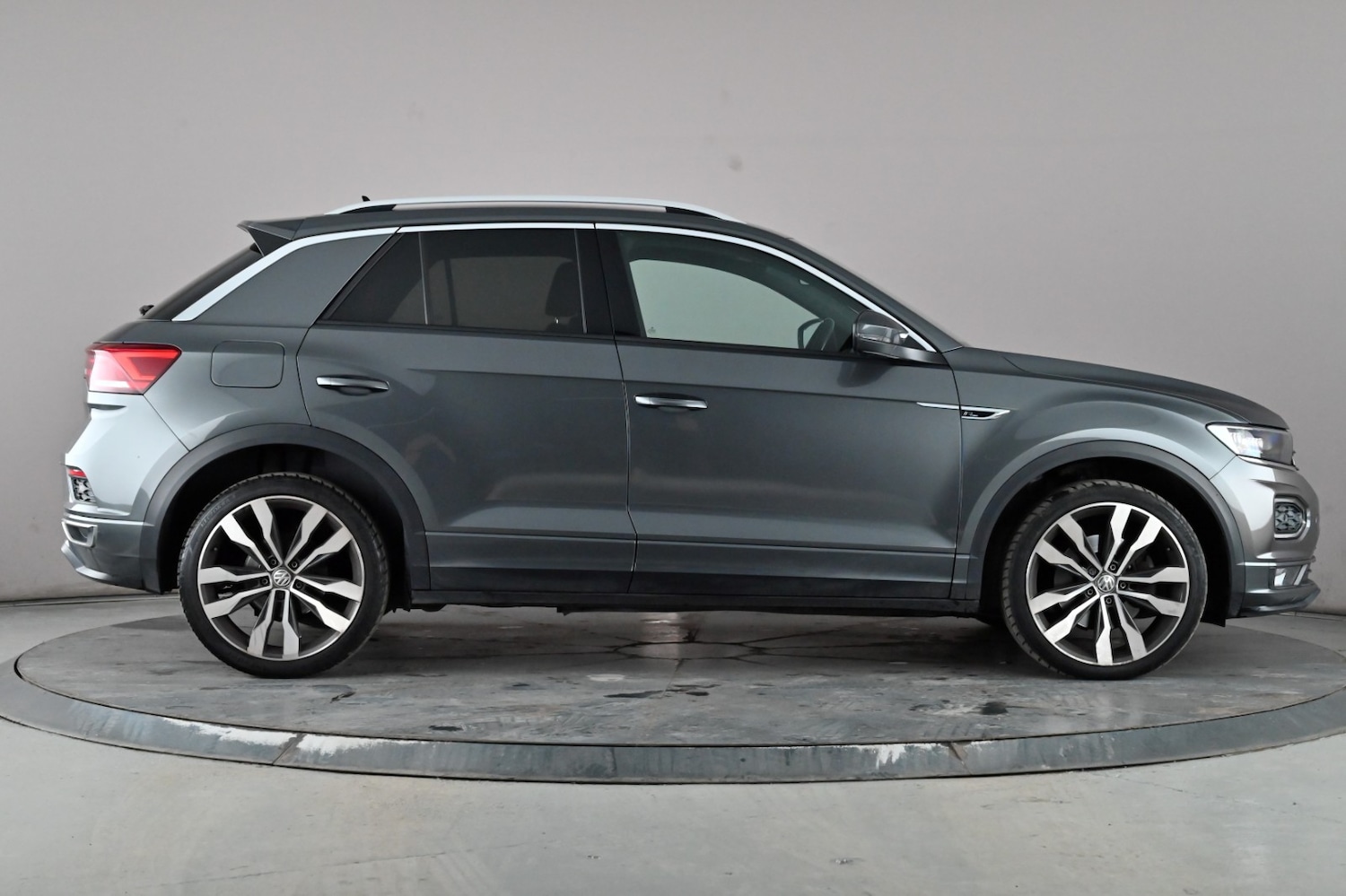 Used Volkswagen T-Roc 2019 for sale - 76892960: Photo 3