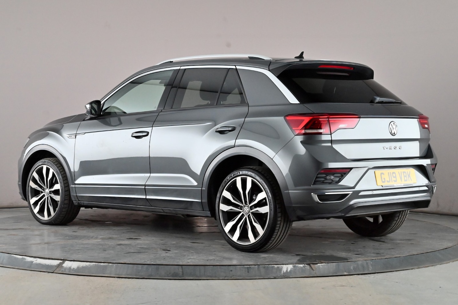 Used Volkswagen T-Roc 2019 for sale - 76892960: Photo 4