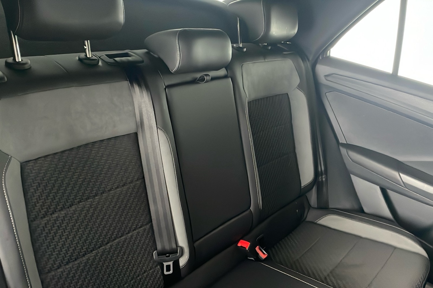 Used Volkswagen T-Roc 2019 for sale - 76892960: Photo 9