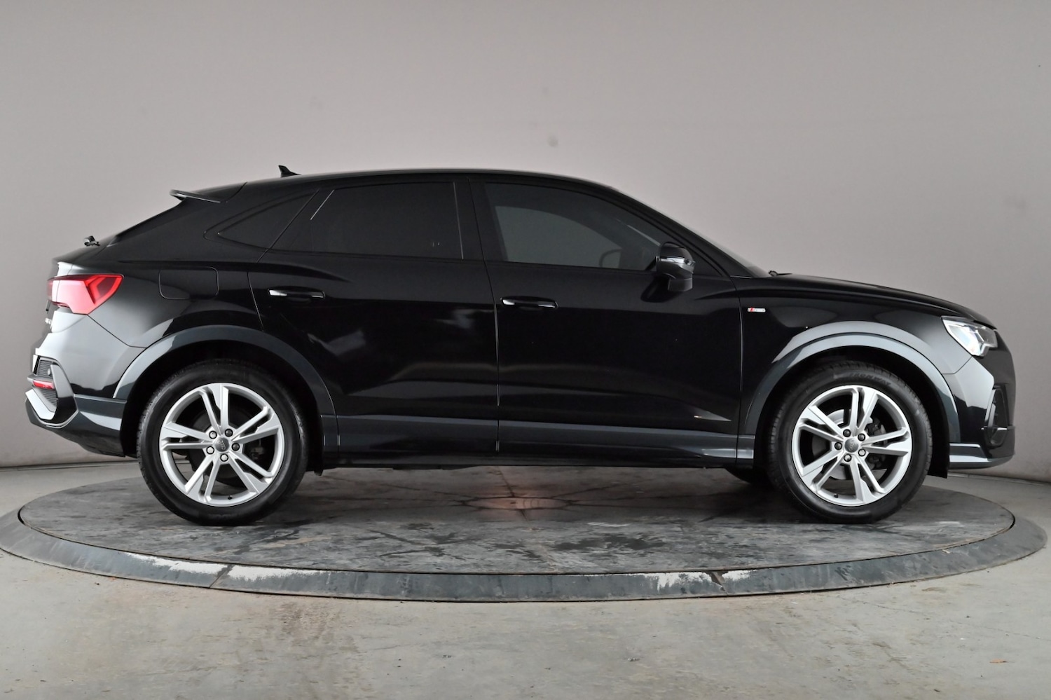 Used Audi Q3 2020 for sale - 77065565: Photo 3