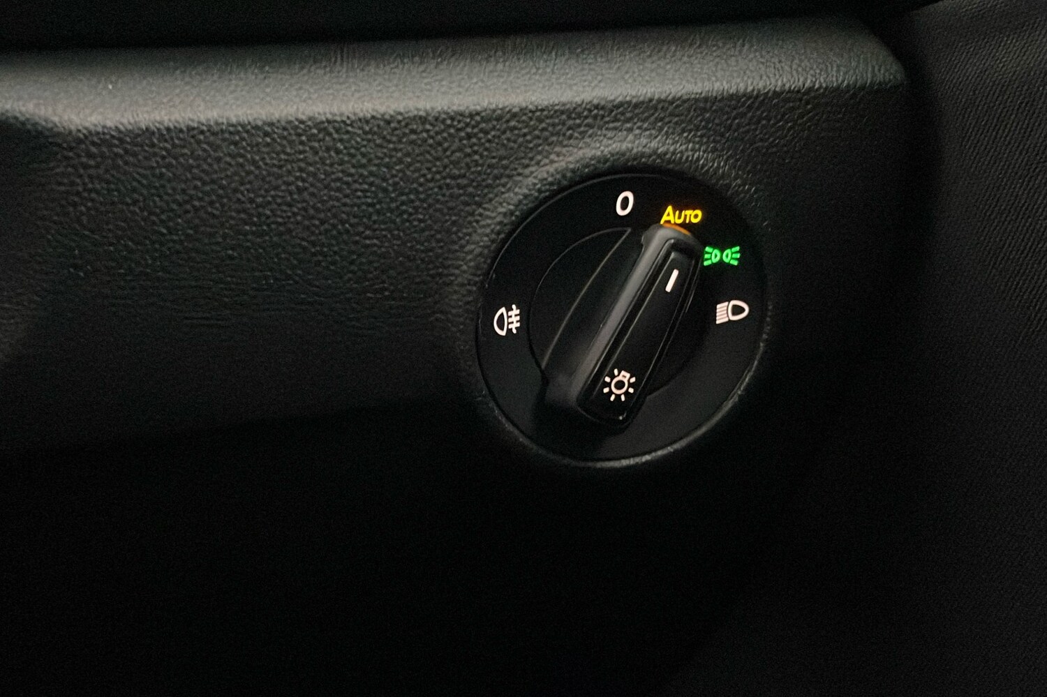 Used Volkswagen T-Roc 2023 for sale - 77609706: Photo 17