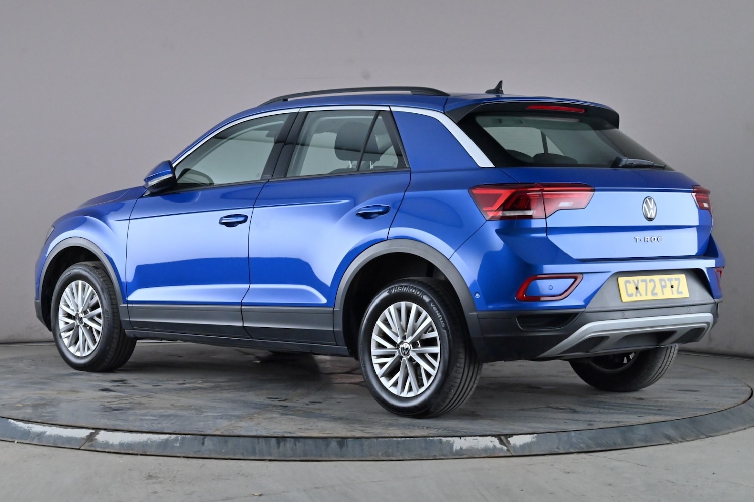 Used Volkswagen T-Roc 2023 for sale - 77609706: Photo 4