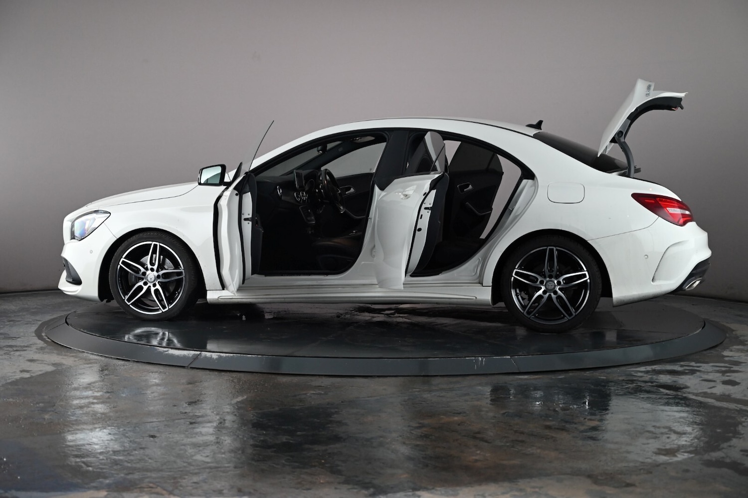 Used Mercedes-Benz CLA 2016 for sale - 76716448: Photo 95