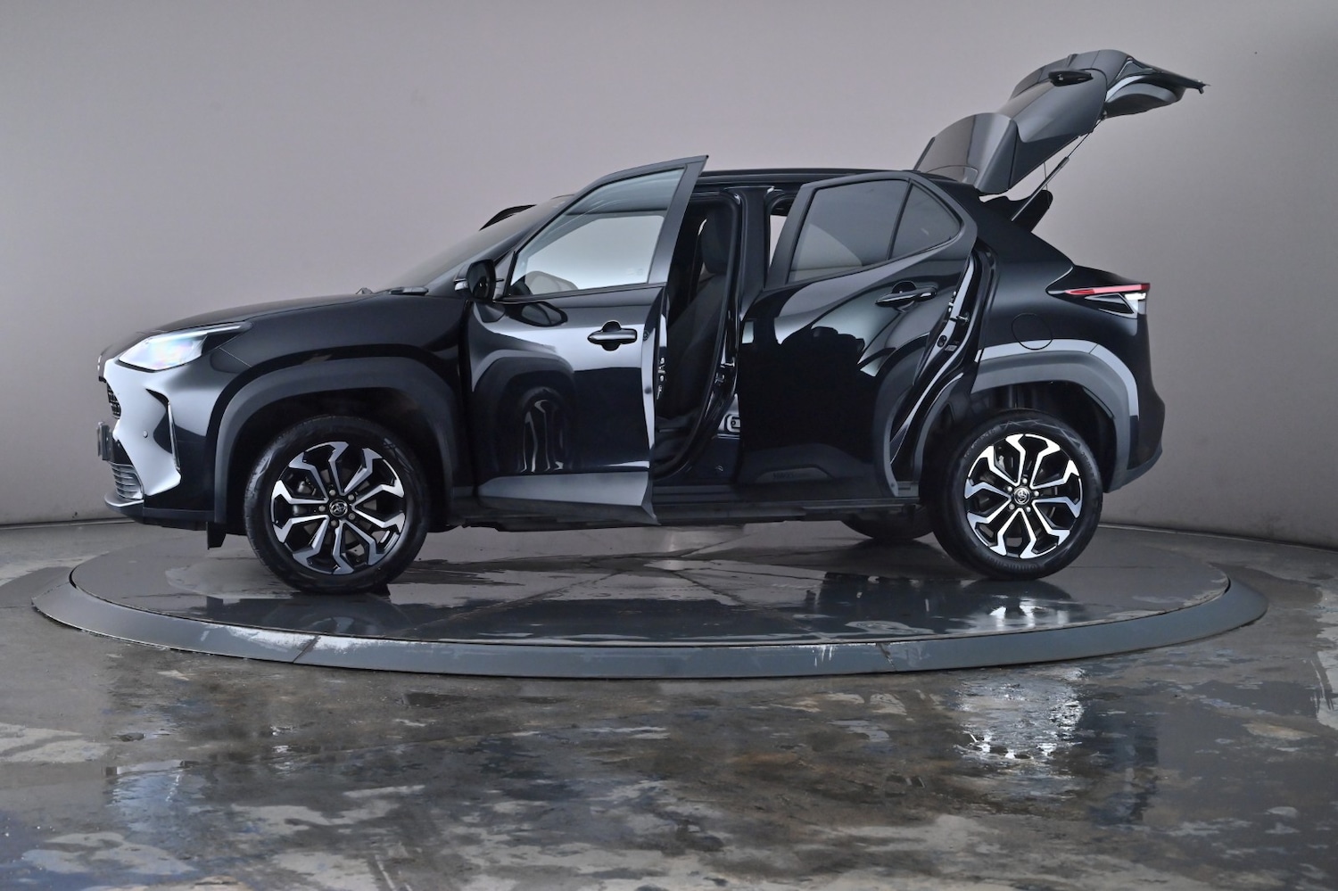 Used Toyota Yaris Cross 2023 for sale - 76672377: Photo 67