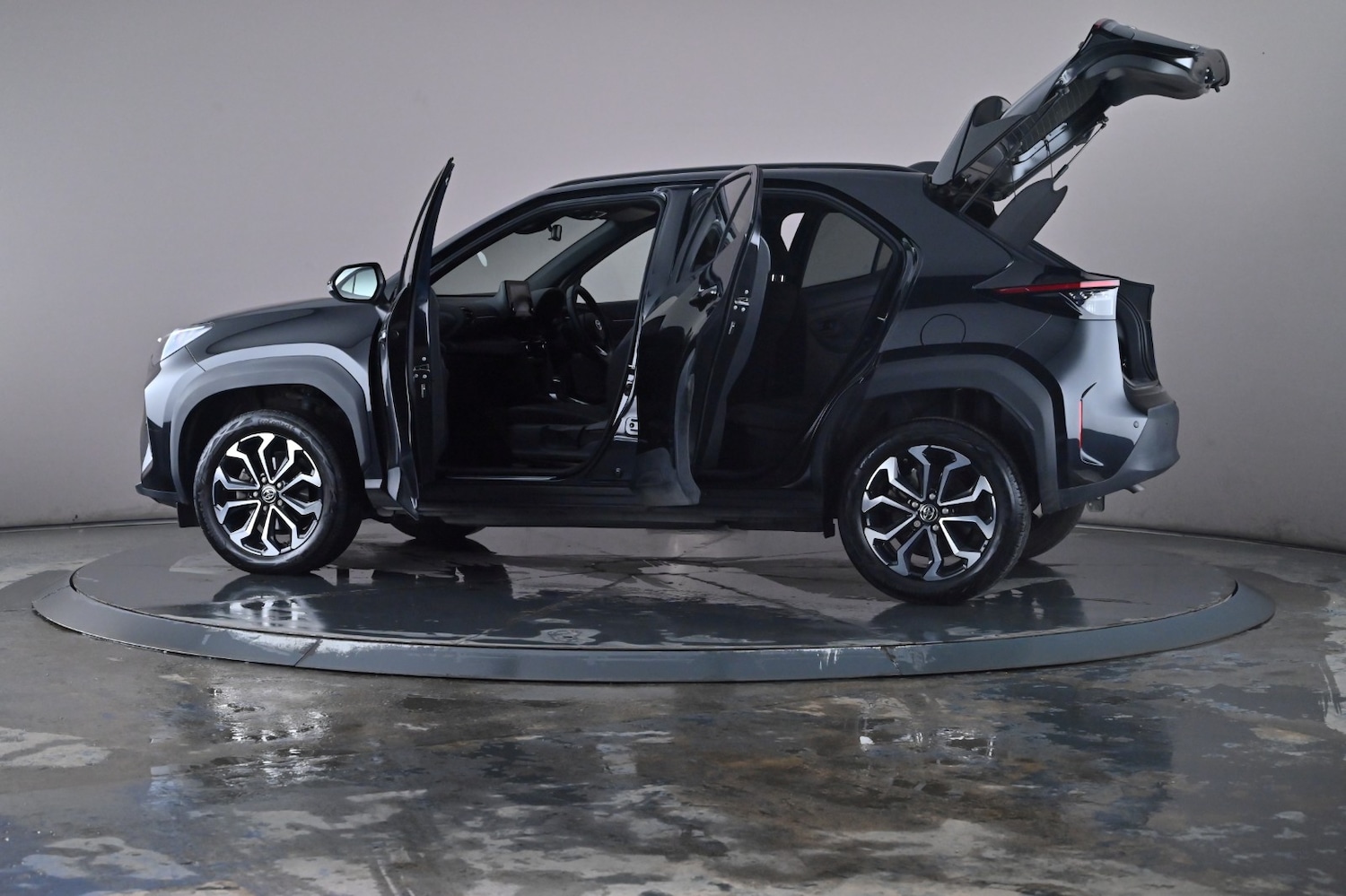 Used Toyota Yaris Cross 2023 for sale - 76672377: Photo 70