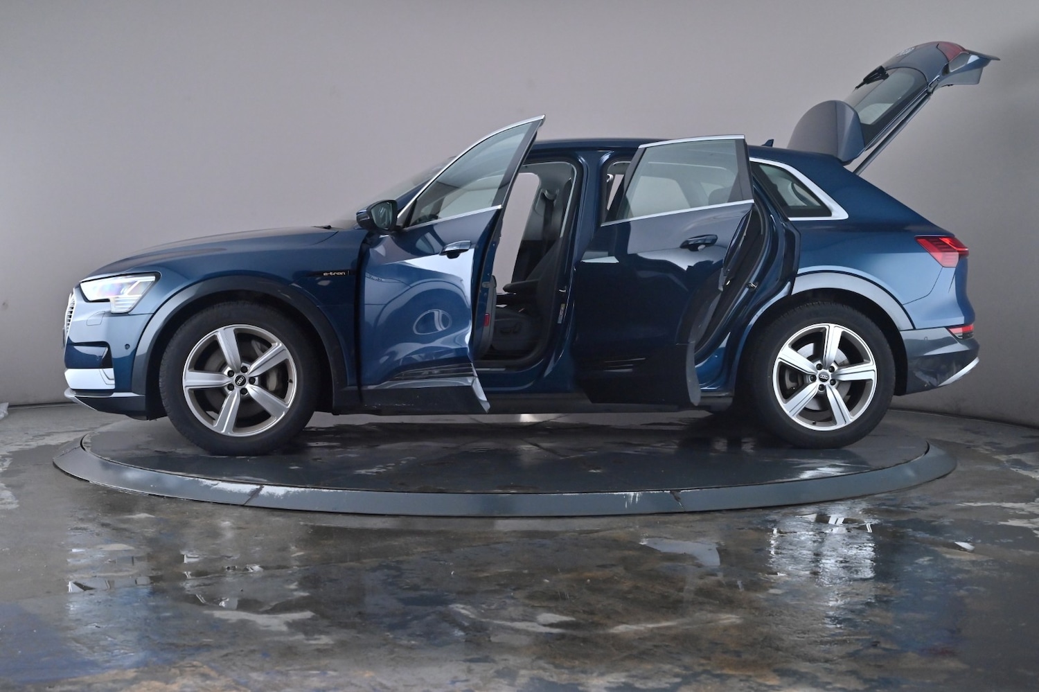 Used Audi e-tron 2021 for sale - 76667951: Photo 51