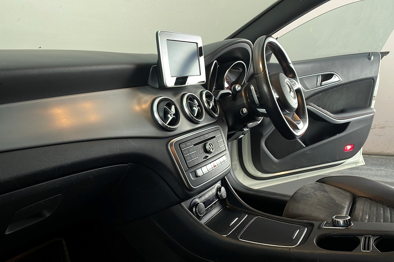 Used Mercedes-Benz CLA 2016 for sale - 76667904: Photo 19