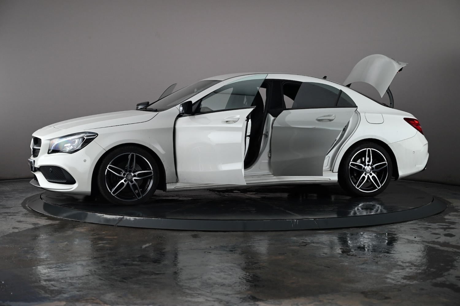 Used Mercedes-Benz CLA 2016 for sale - 76667904: Photo 89