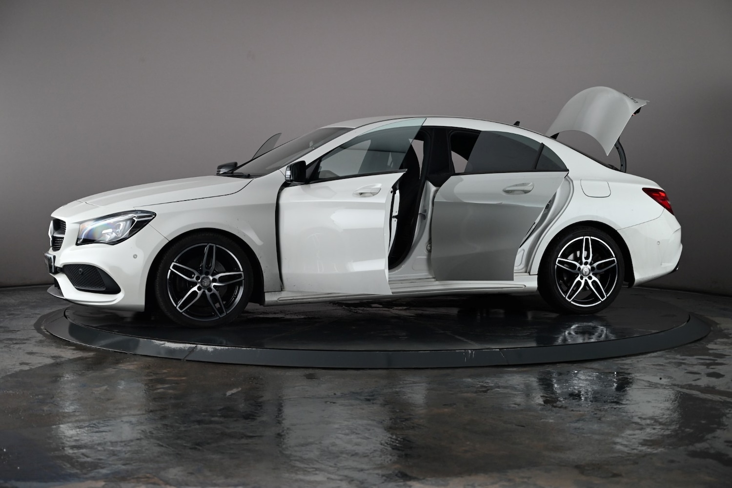 Used Mercedes-Benz CLA 2016 for sale - 76667904: Photo 98