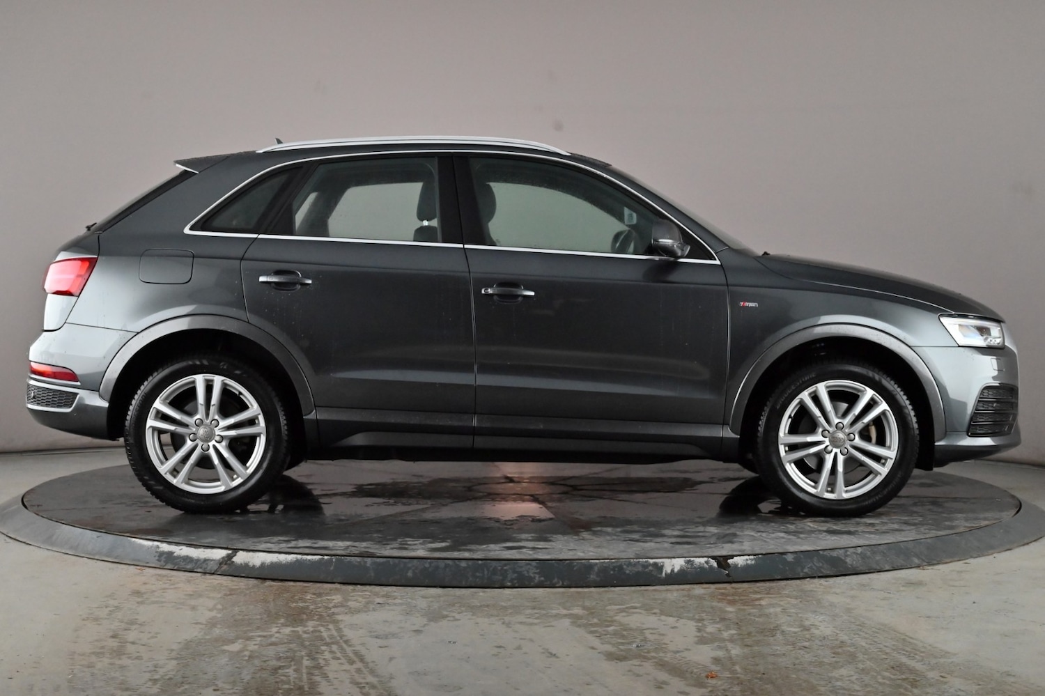 Used Audi Q3 2016 for sale - 76979039: Photo 3