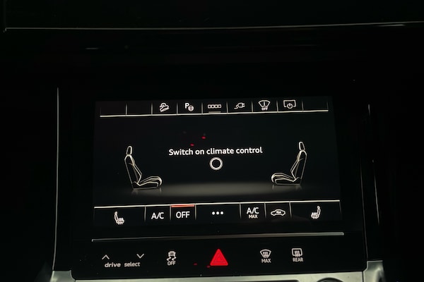 Used Audi Q8 2023 for sale - 76305061: Photo 13