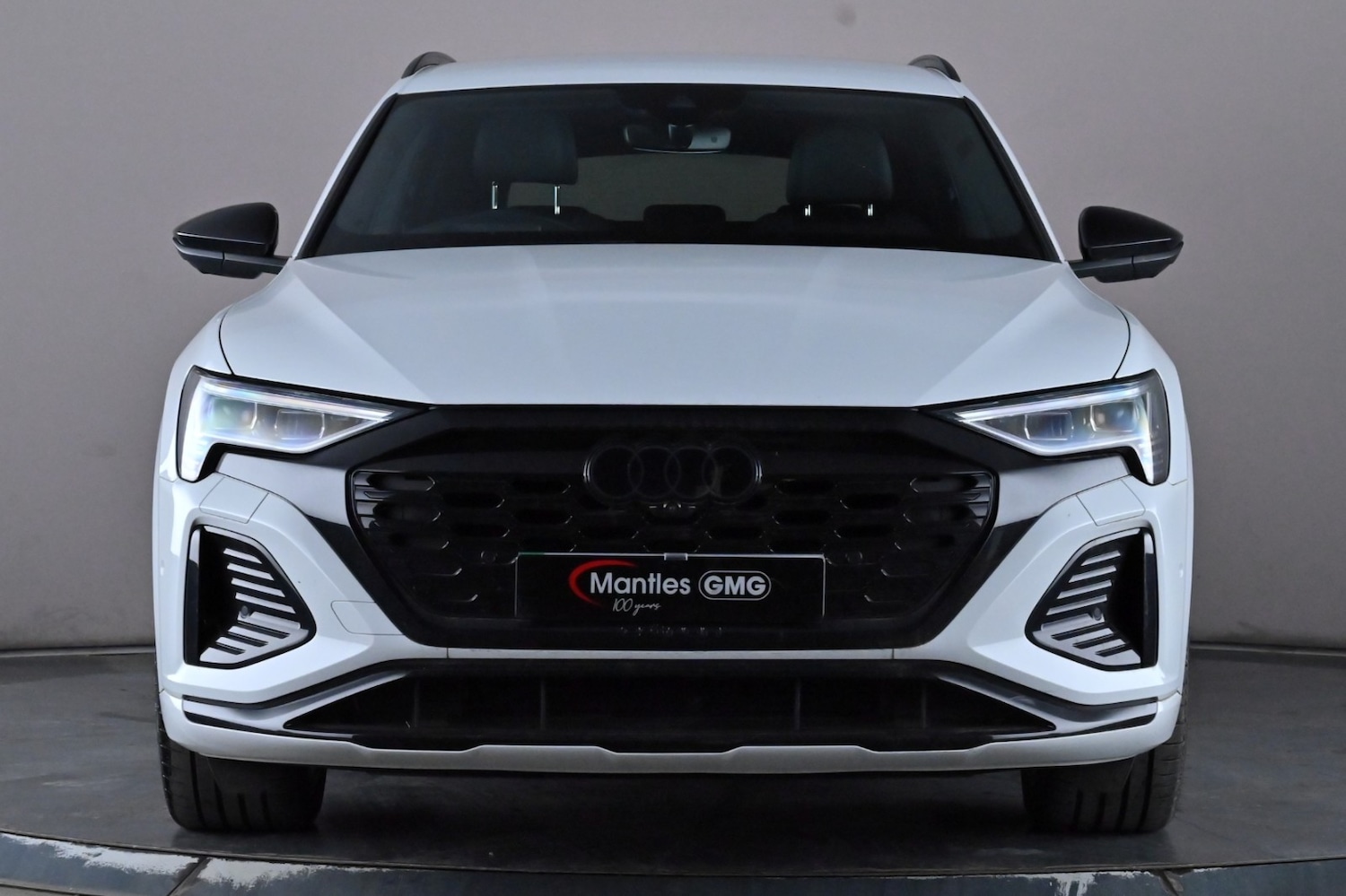 Used Audi Q8 e-tron 2023 for sale - 76305061: Photo 2