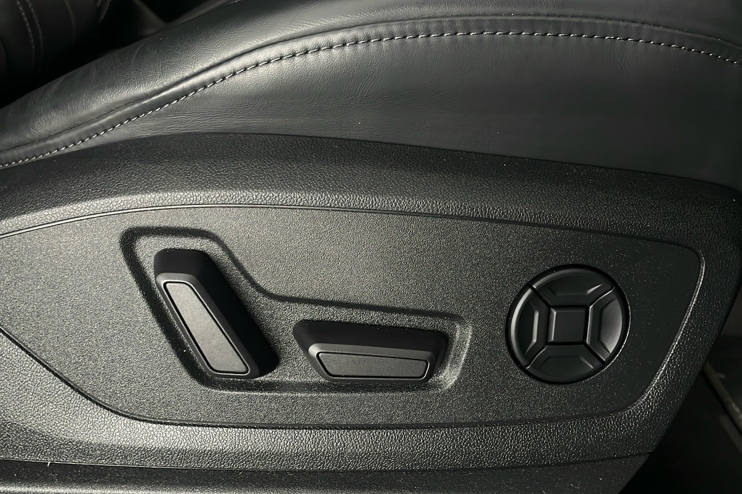 Used Audi Q8 e-tron 2023 for sale - 76305061: Photo 24