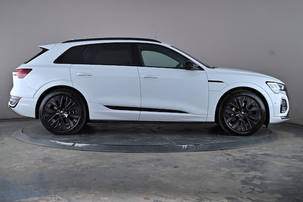 Used Audi Q8 2023 for sale - 76305061: Photo 3