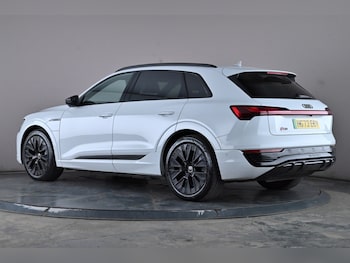 Used Audi Q8 2023 for sale - 76305061: Photo