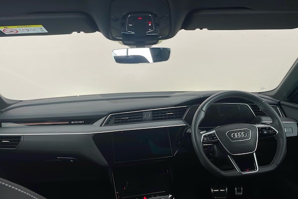 Used Audi Q8 2023 for sale - 76305061: Photo 8