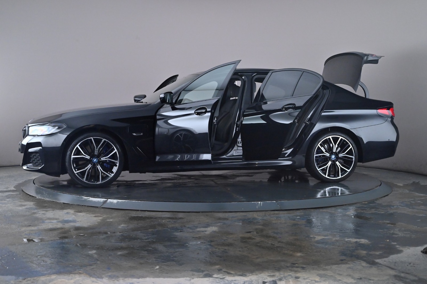 Used BMW 5 Series 2022 for sale - 76730390: Photo 50