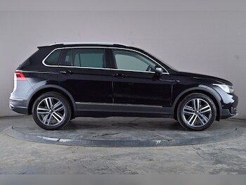 Used Volkswagen Tiguan 2021 for sale - 76197876: Photo