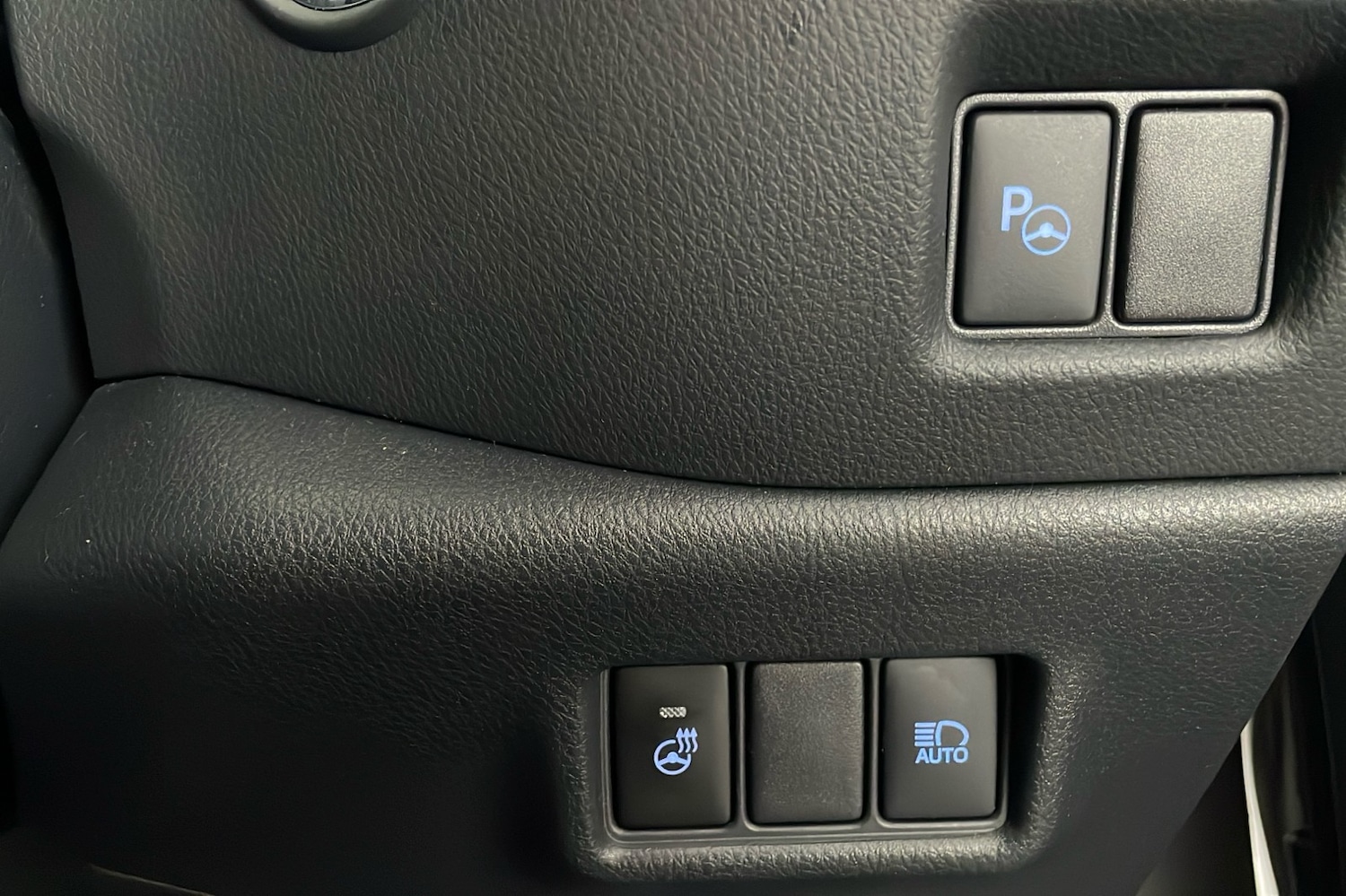 Used Toyota C-HR 2020 for sale - 77968319: Photo 19