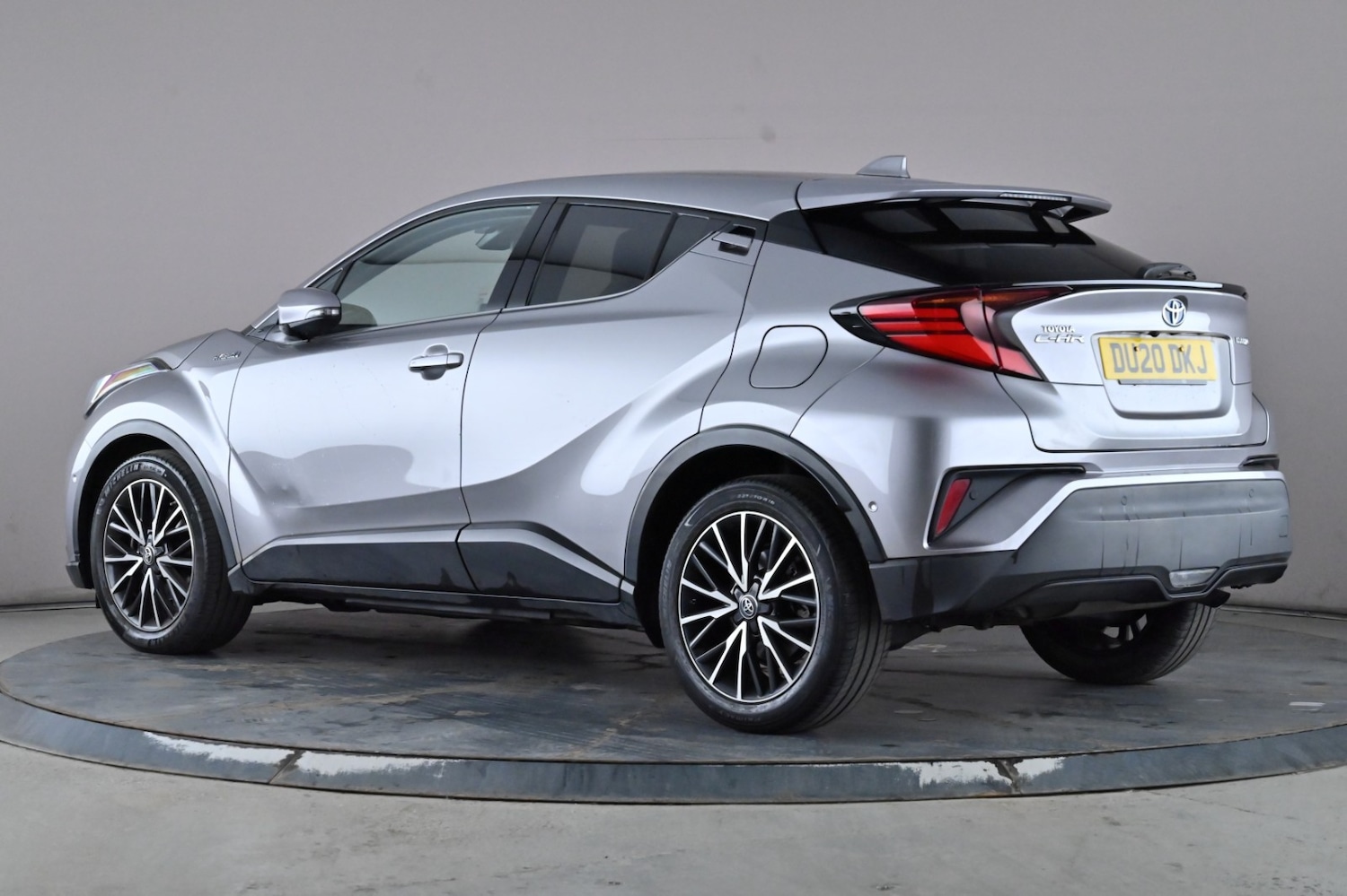 Used Toyota C-HR 2020 for sale - 77968319: Photo 4