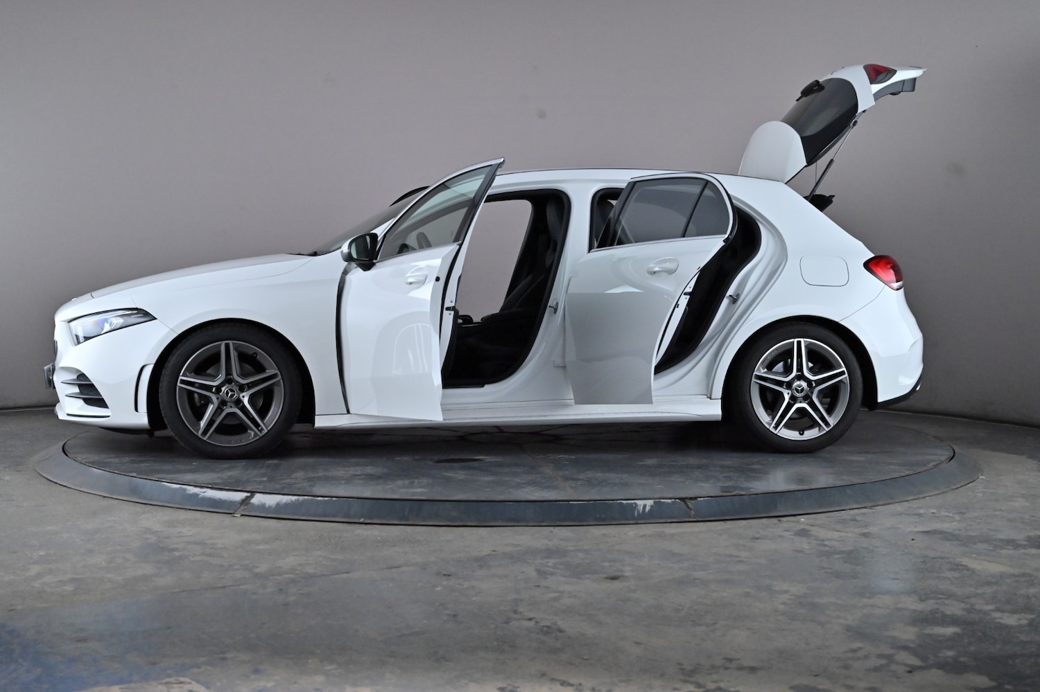 Used Mercedes-Benz A-Class 2019 for sale - 76716495: Photo 61