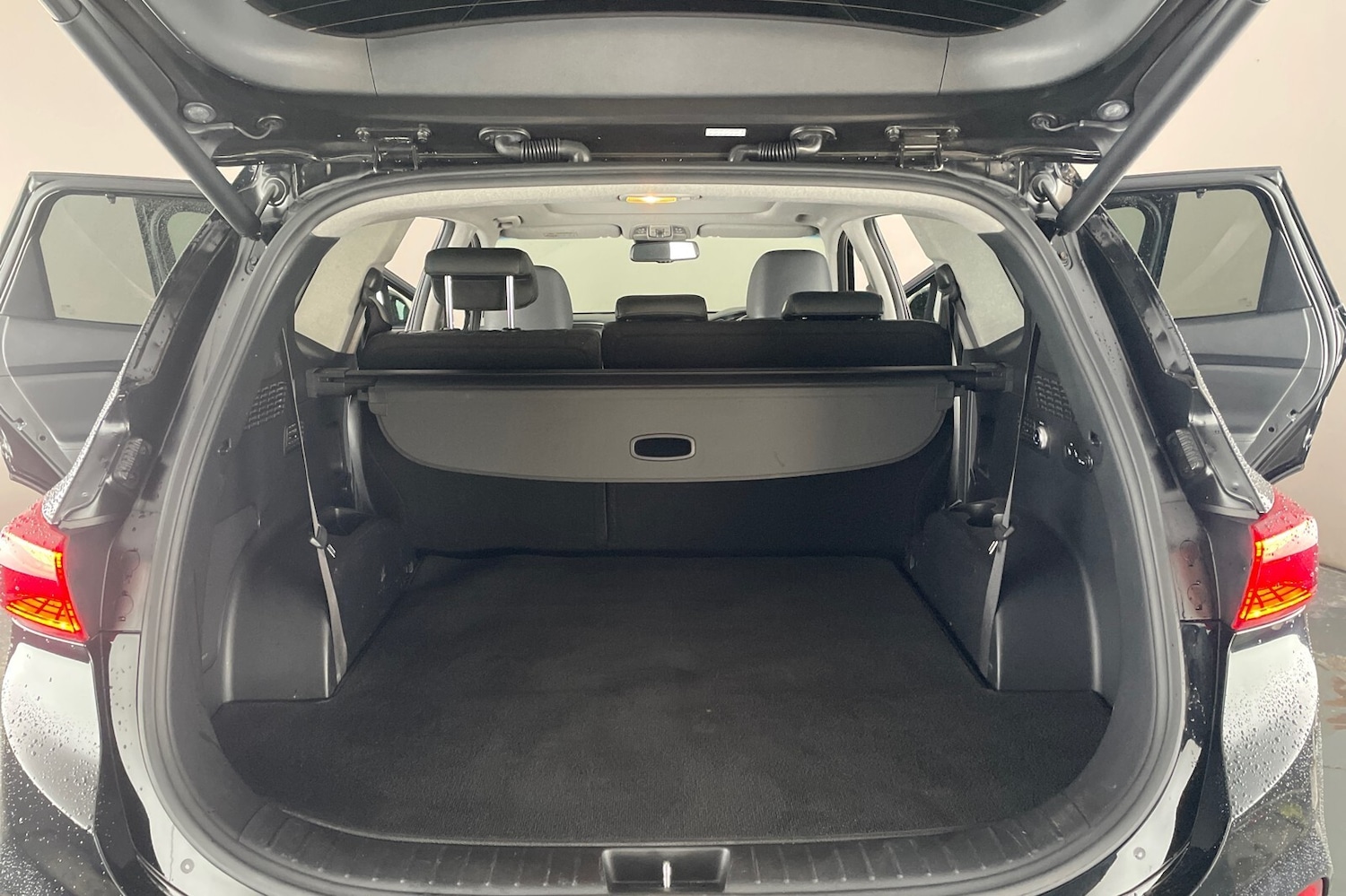 Used Hyundai Santa Fe 2019 for sale - 76730469: Photo 17