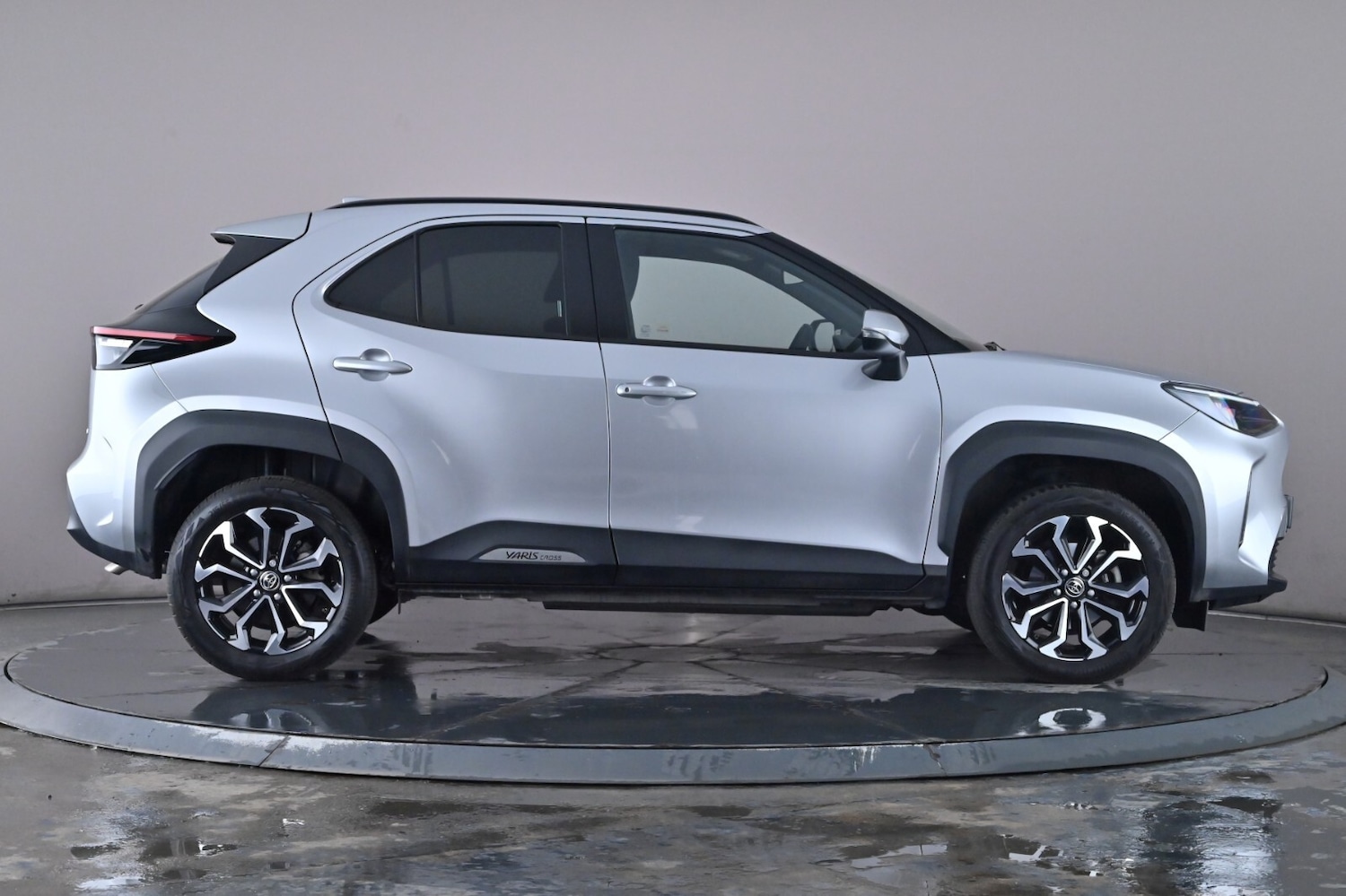 Used Toyota Yaris Cross 2023 for sale - 76716532: Photo 3