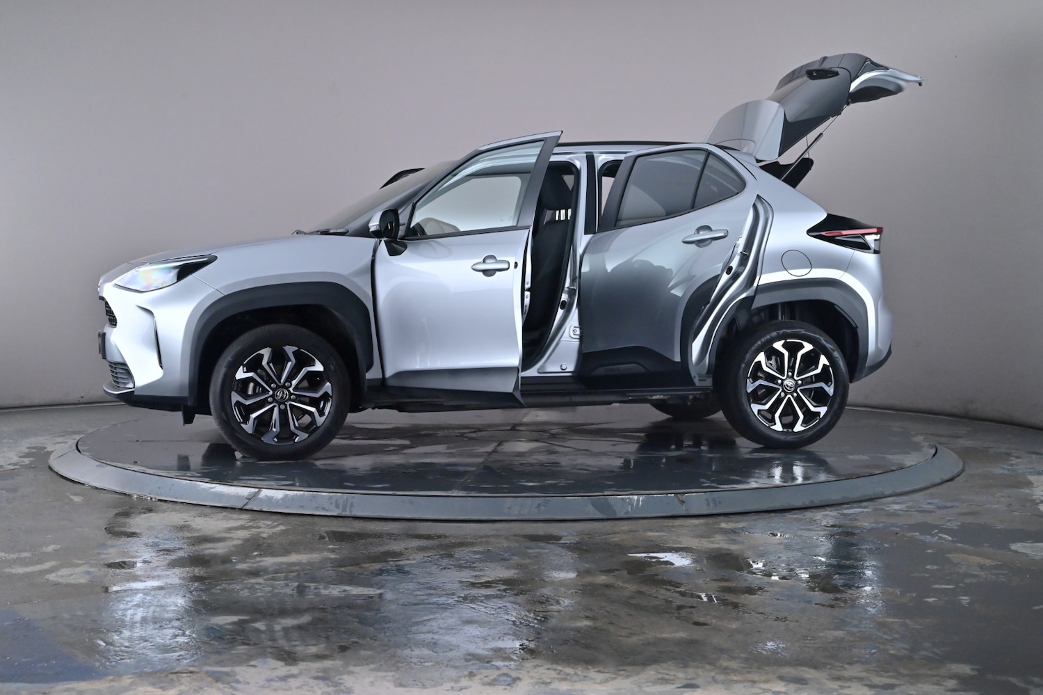 Used Toyota Yaris Cross 2023 for sale - 76716532: Photo 50