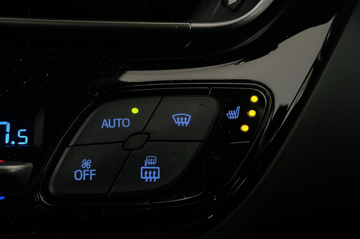 Used Toyota C-HR 2022 for sale - 76744609: Photo 26