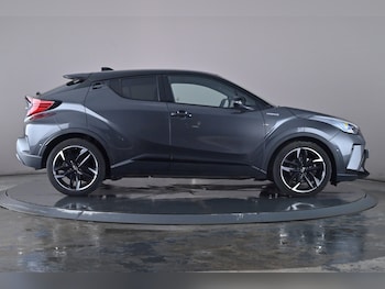 Used Toyota C-HR 2022 for sale - 76744609: Photo